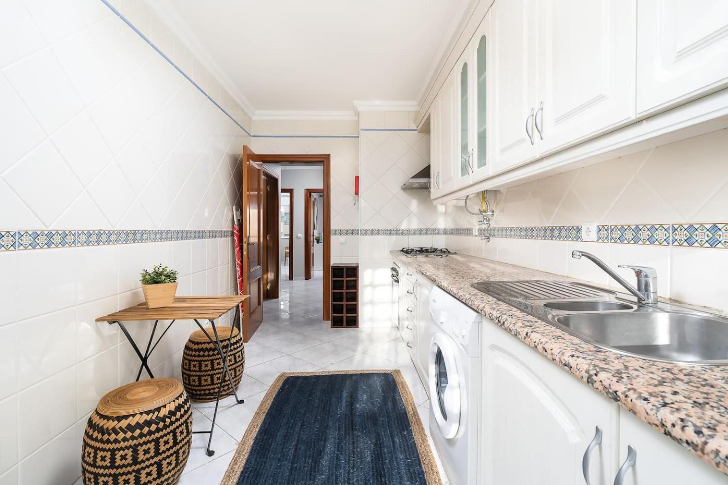 Spacious&Bright2Bedroom Apt Near Beaches,Sleeps 6 Portimao Luaran gambar